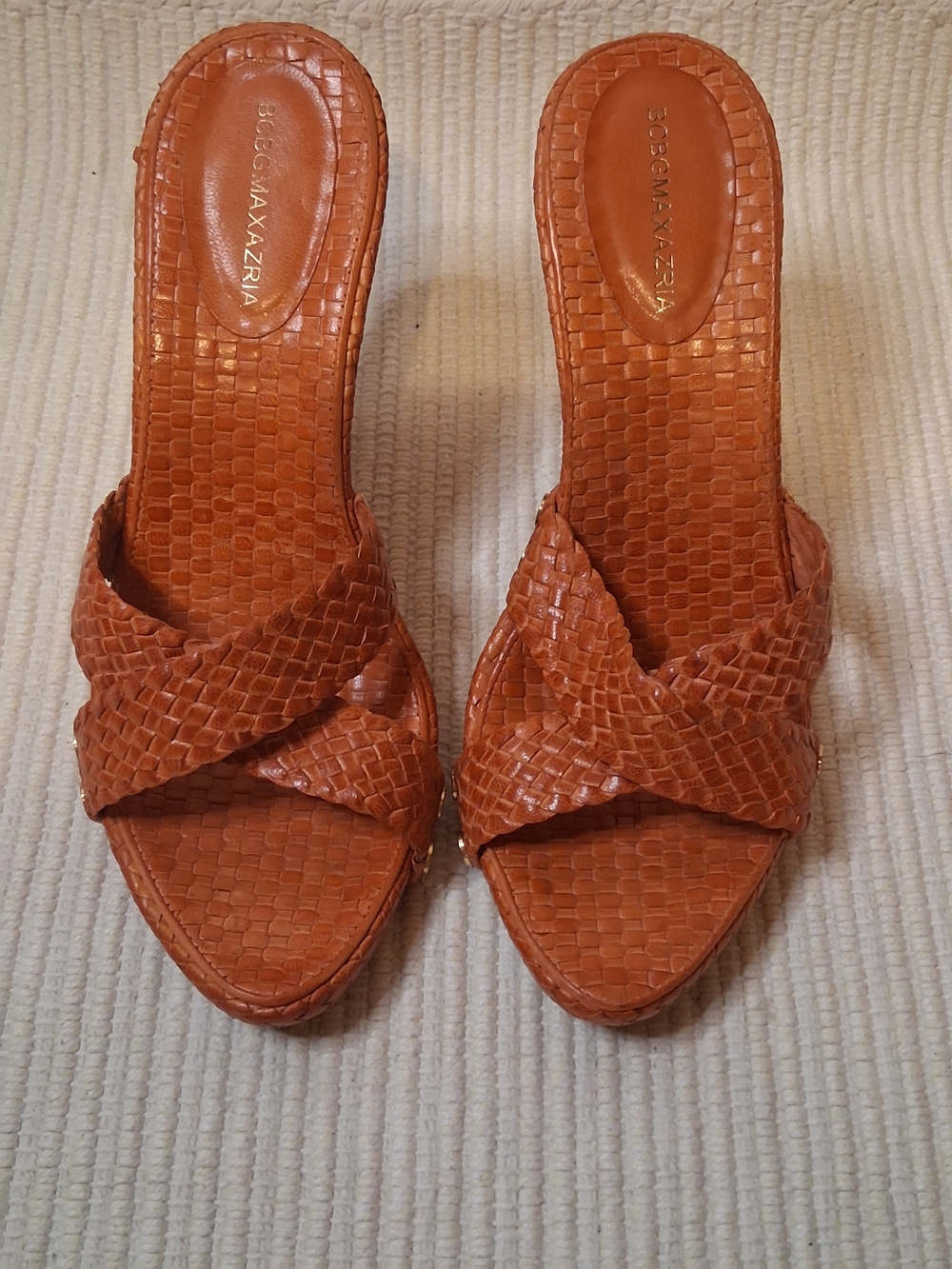 BCBGMAXAZRIA Woven Leather Criss-Cross Slide Sandals Cognac Brown Heeled Mules